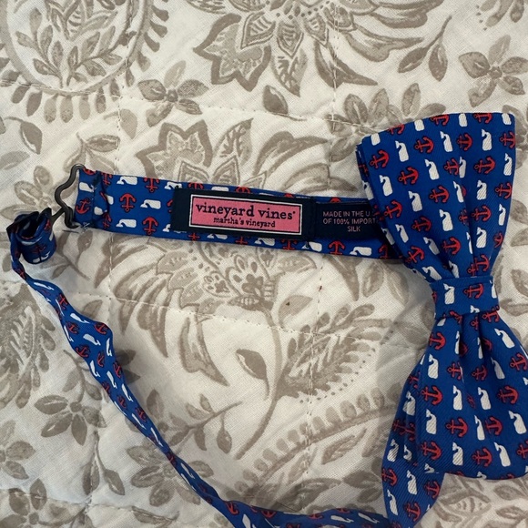 Vineyard Vines Boys Bow tie - Picture 5 of 5